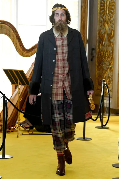 Look 53